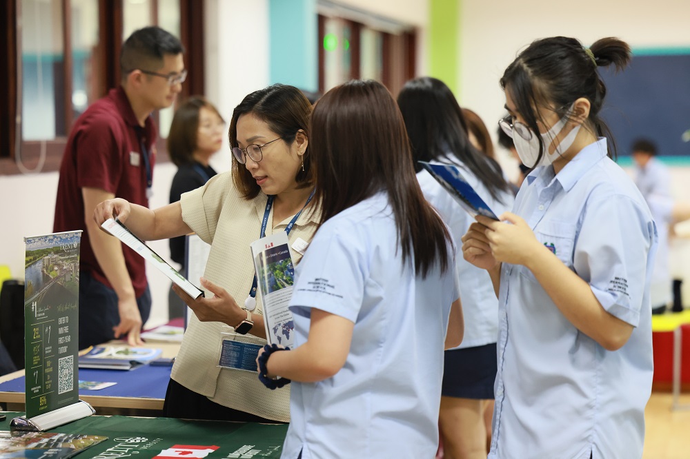 university guidance at BIS Hanoi | British international school in Hanoi