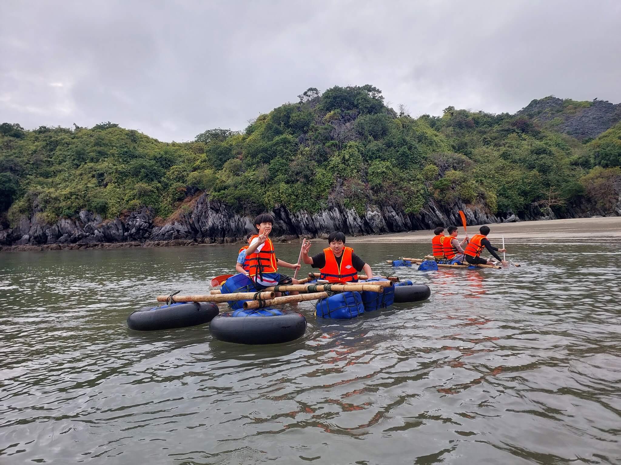 Year 8’s Trip to Cat Ba – Learning Resilience, Risk-taking and Gratitude | BIS Hanoi - Year 8 Trip to Cat Ba Learning Resilience Risktaking and Gratitude