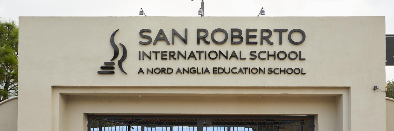 Colegio privado en Monterrey | San Roberto | Nord Anglia-01 Tertiary Page Header-Image_ISR_Monterrey_2021_76_ISR_AbouOurSchool_terheader_1317x429