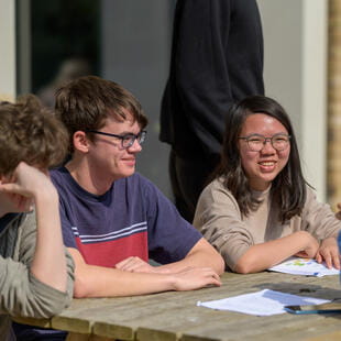 Doverbroecks 6th form-401