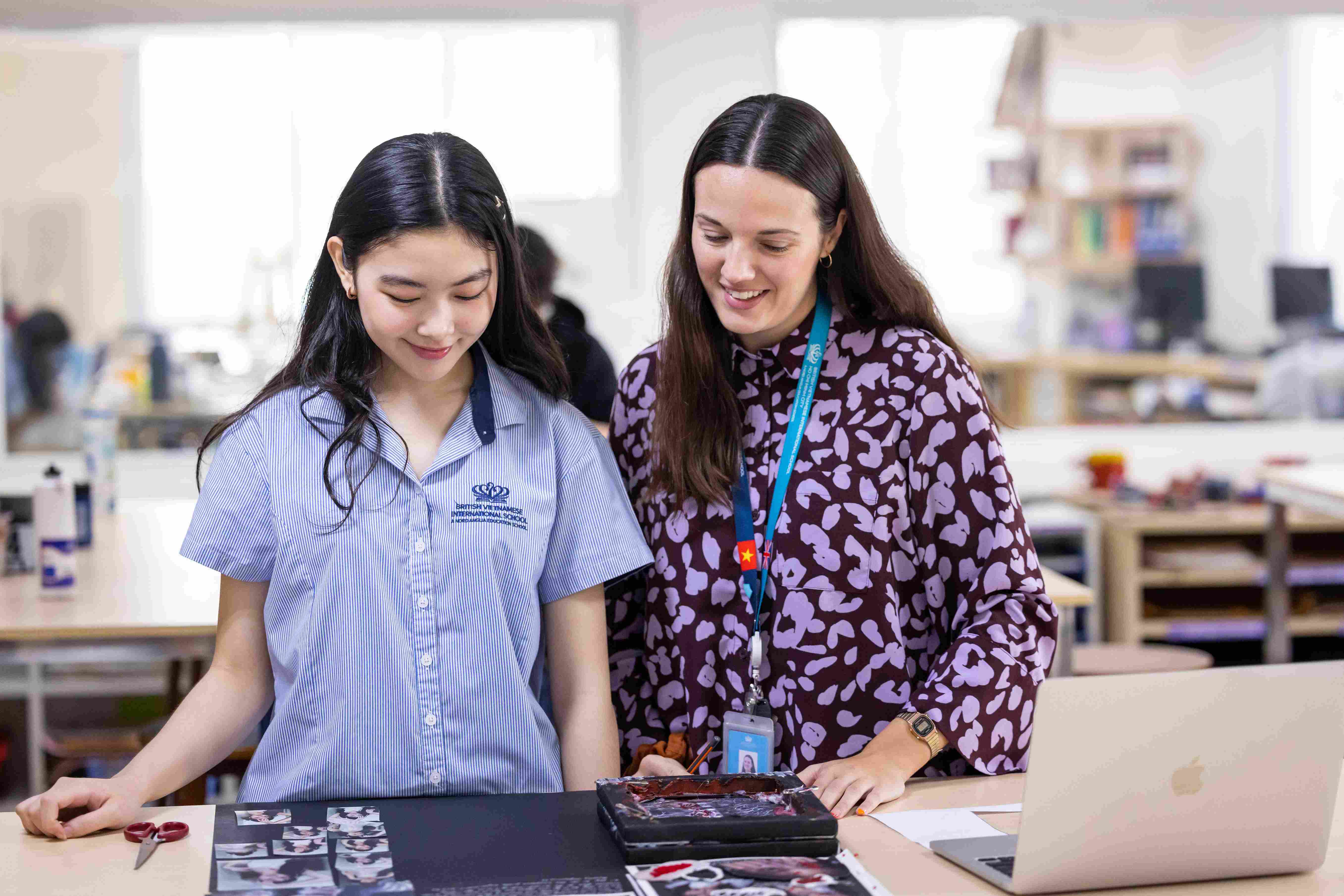 International Schools in Ho Chi Minh City | Nord Anglia Education - 051 - Feature Cards Pattern