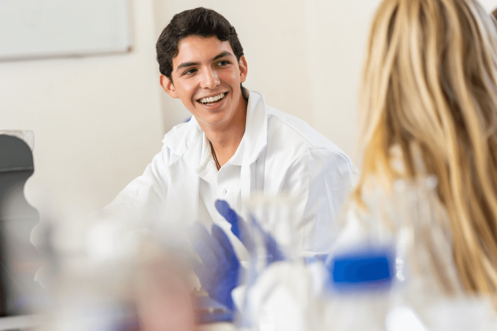 International Schools in Lausanne, Switzerland | Nord Anglia - Feature Cards Pattern