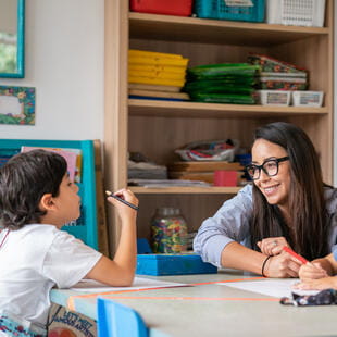 International Schools in Quito | Nord Anglia Education  - 05Feature Cards Pattern