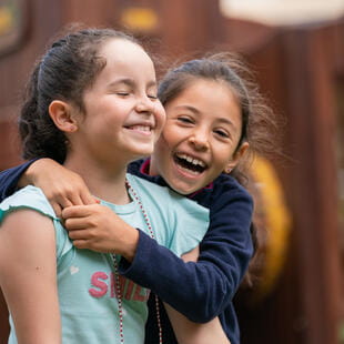 International Schools in Quito | Nord Anglia Education  - 05Feature Cards Pattern