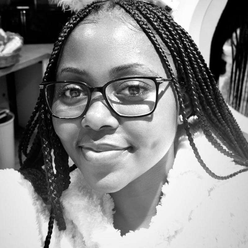 Early Years | The Power of Play | Nord Anglia Education - 05 - Feature Cards Pattern