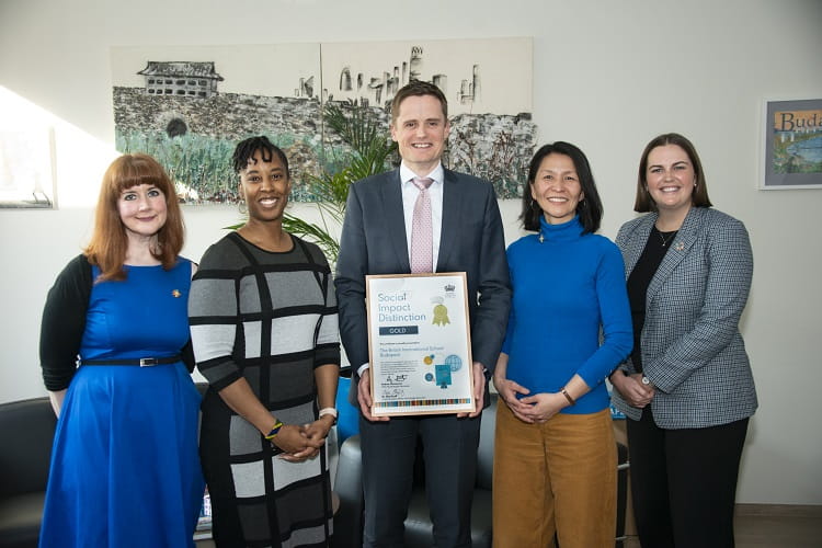 Nord Anglia school in Budapest first to achieve Gold Social Impact Distinction - Nord Anglia school in Budapest first to achieve Gold Social Impact Distinction