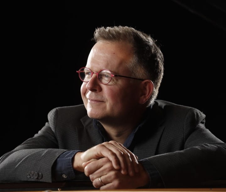 Faculty - Feature Cards