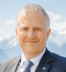 About the Nord Anglia family | Nord Anglia Education - Feature Cards Tabs