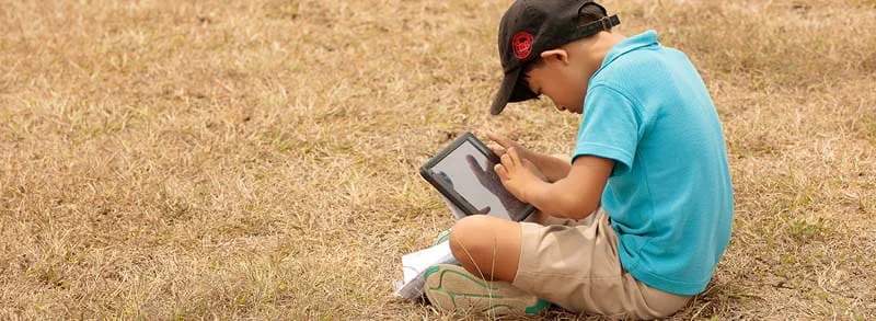 Moving into mobile learning - Moving into mobile learning