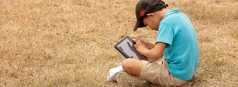 Moving into mobile learning - Moving into mobile learning