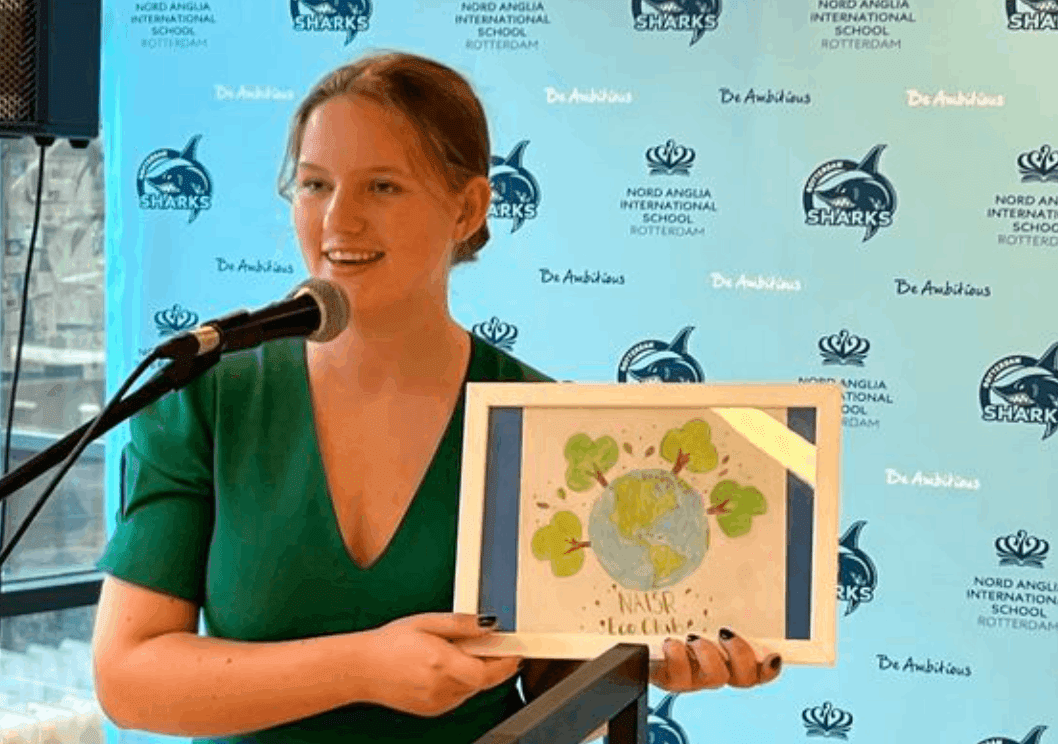 Moving to Rotterdam Guide For Expat Families | NAIS Rotterdam - Feature Cards Pattern