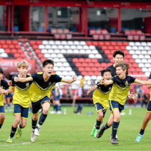 International Schools in Bangkok, Thailand | Nord Anglia - Feature Cards Pattern