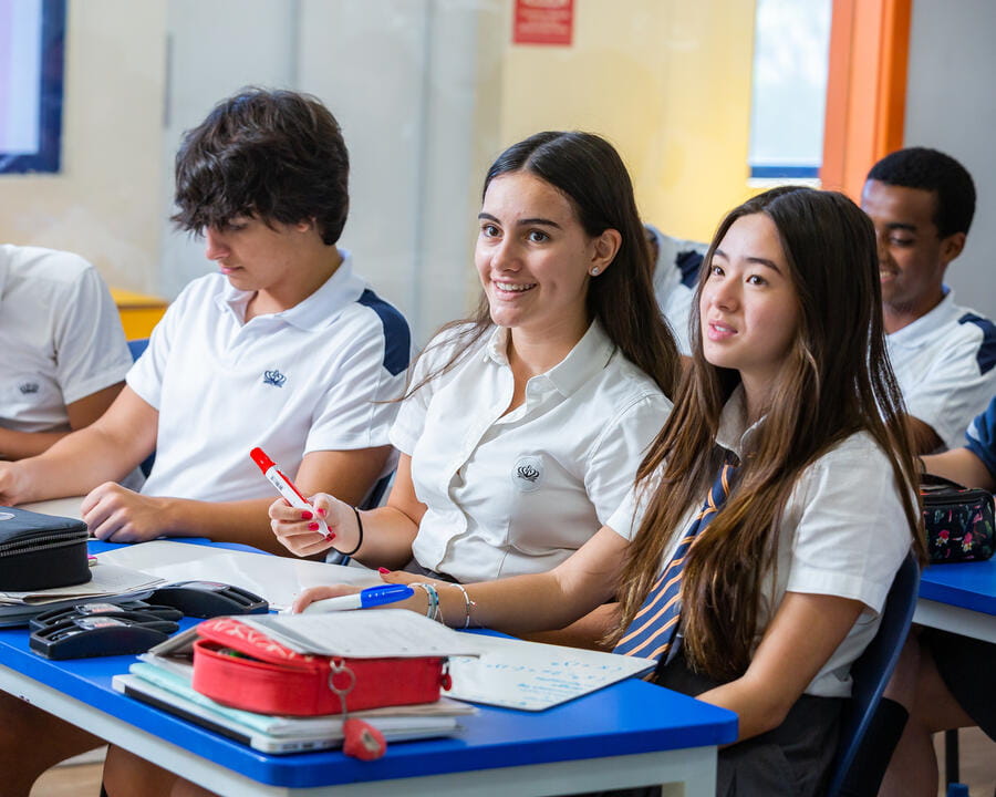 Começando a Escola em um Novo País: Como a BCB Apoia Famílias Internacionais que se Mudam para o Brasil - Relocating to Brazil