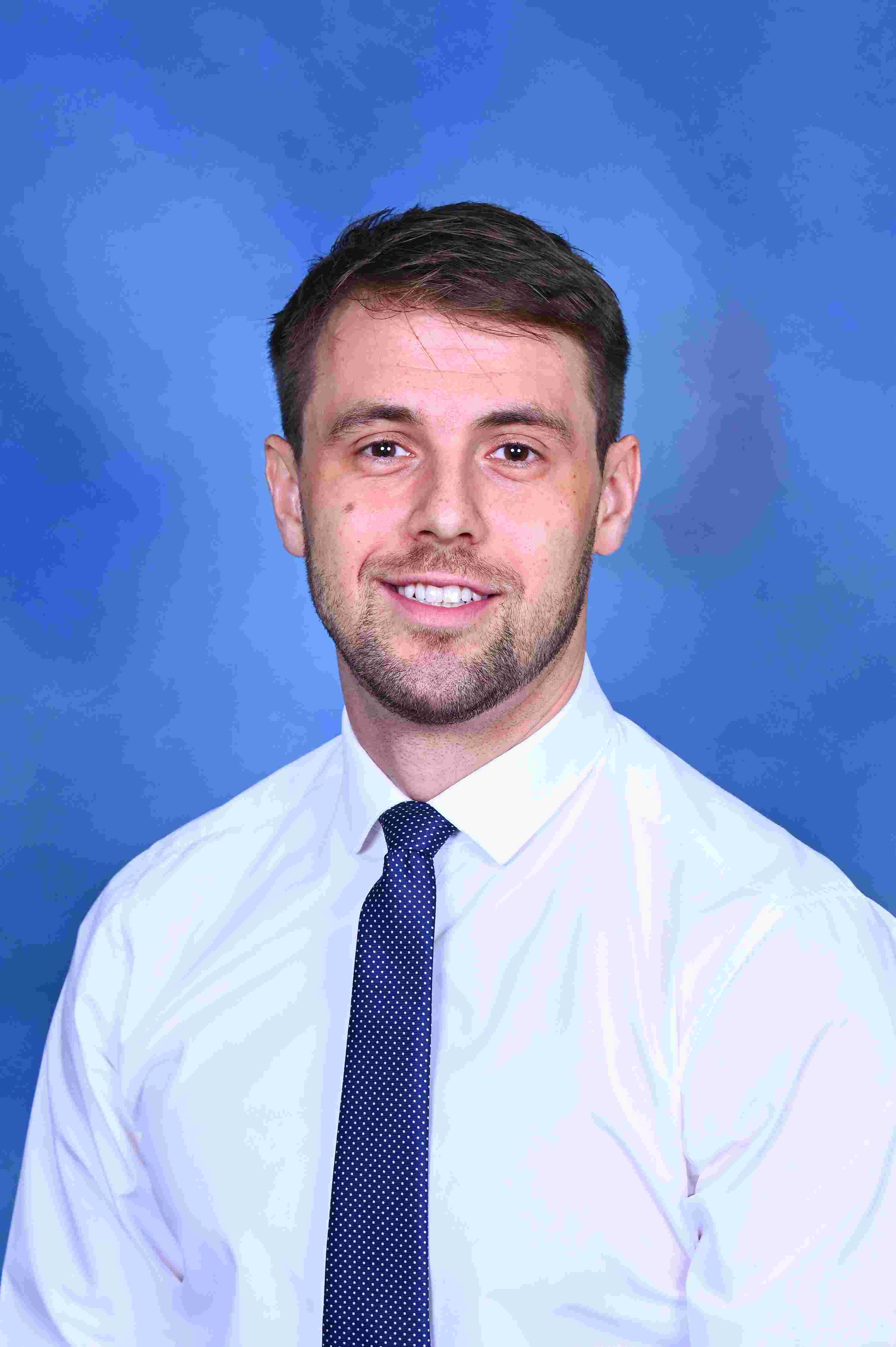 Professores e funcionários | The British College of Brazil - Feature Cards Tabs