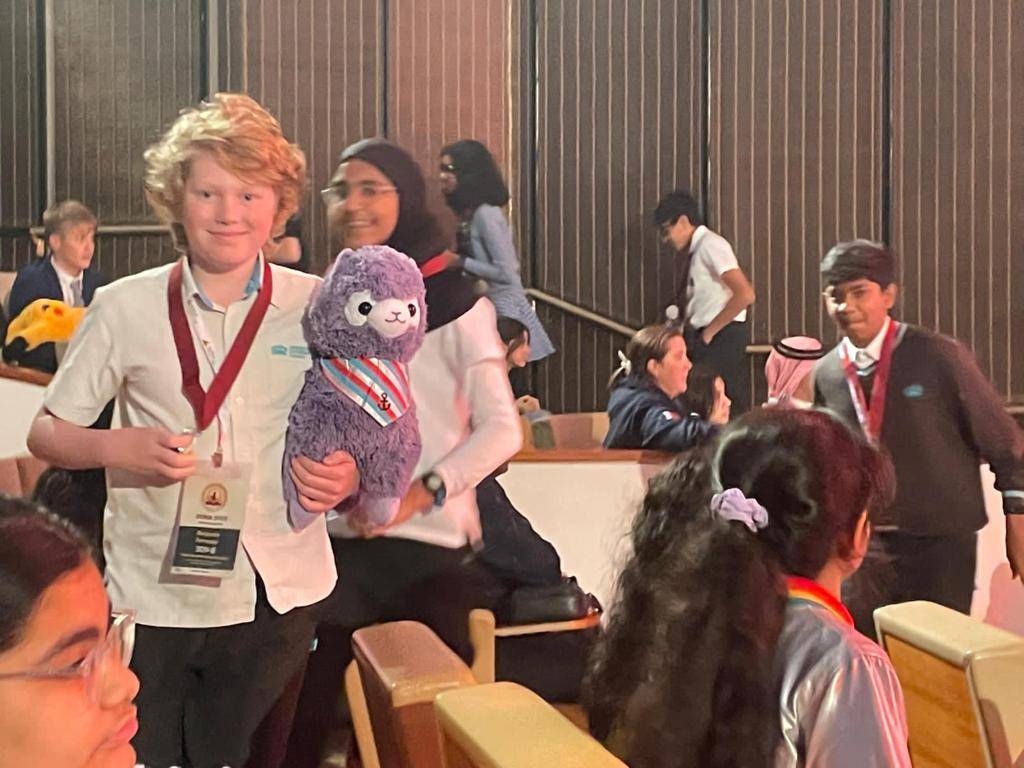 87a2a37180964003859e87ea3a73633011zonjpg