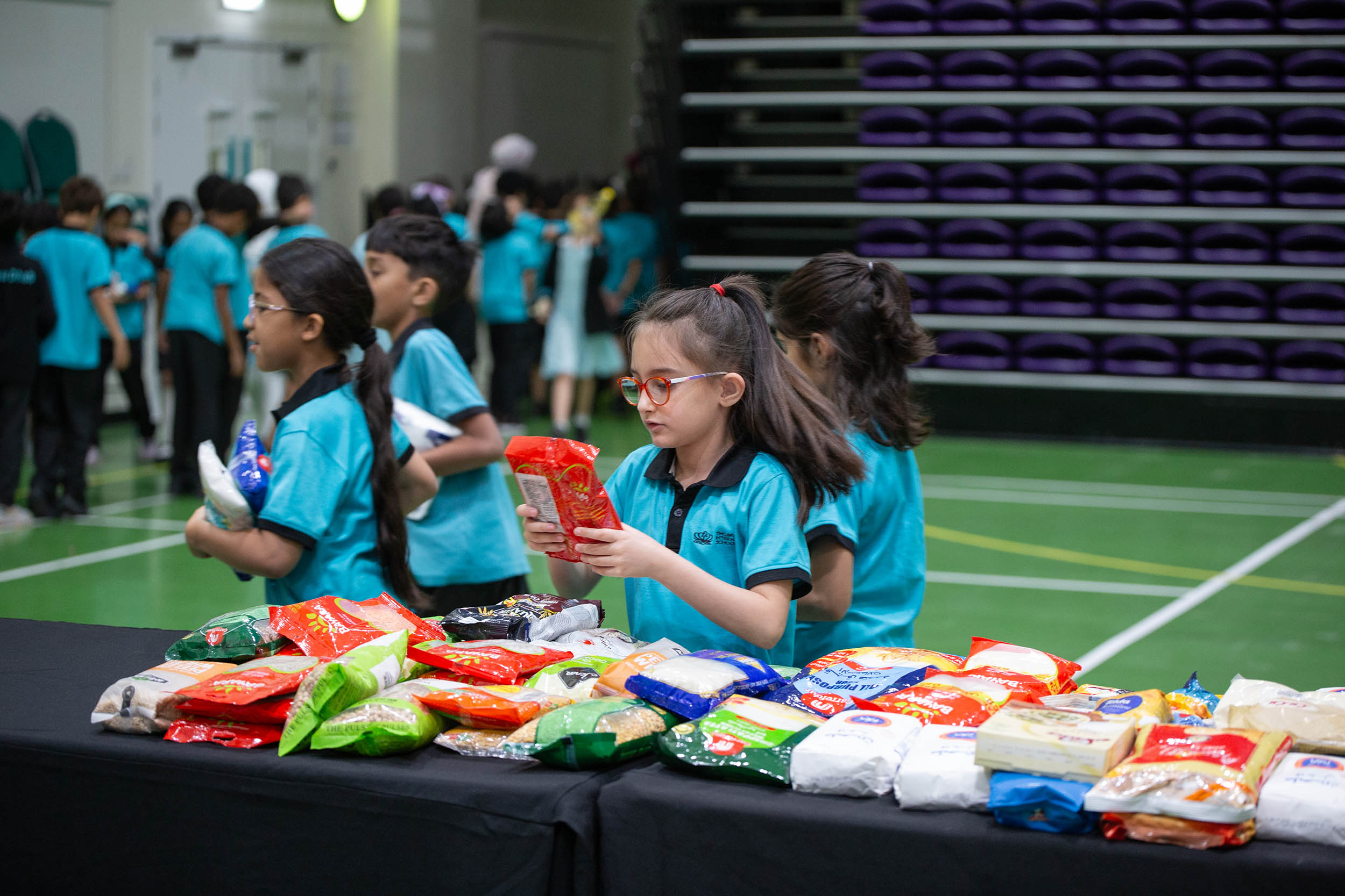 The British International School Abu Dhabi | BISAD - Feature Cards Pattern