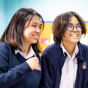 Outstanding Experiences - 04 - Feature Cards Pattern - Creativity and Culture