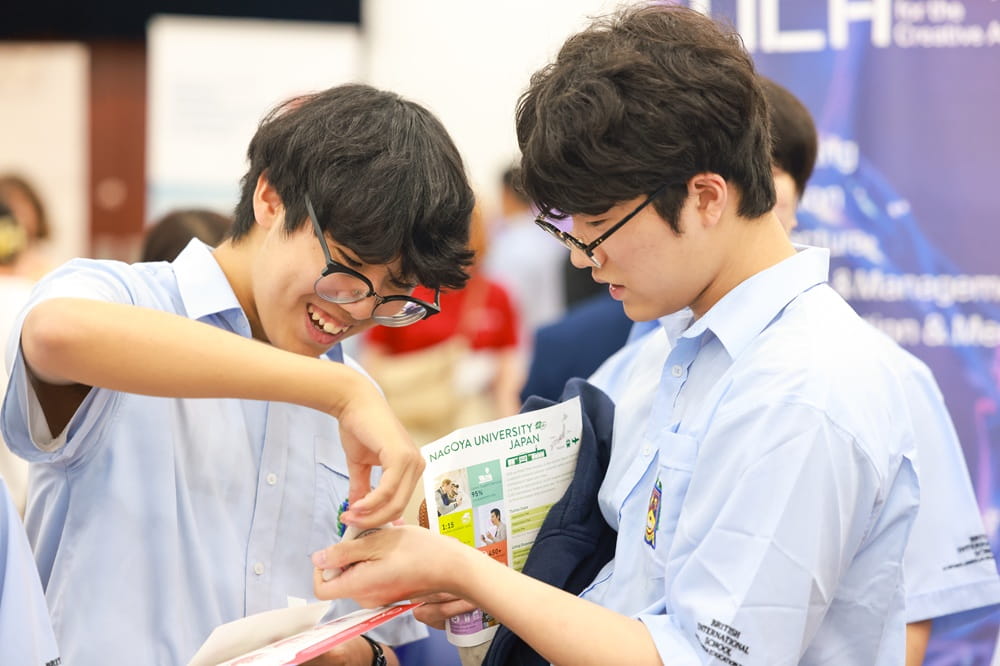 University Guidance at BIS Hanoi | Student Success at Top Global Universities  - Feature Cards Pattern