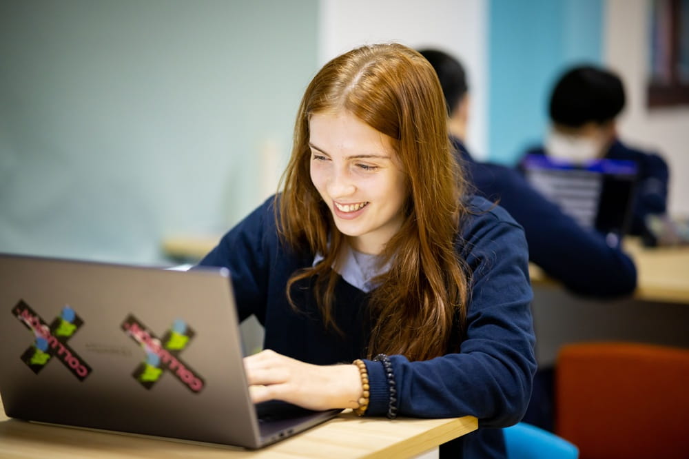 University Guidance at BIS Hanoi | Student Success at Top Global Universities  - Feature Cards Pattern