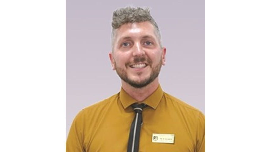 226998croppedw220h240of1FFFFFFjohntwemlow