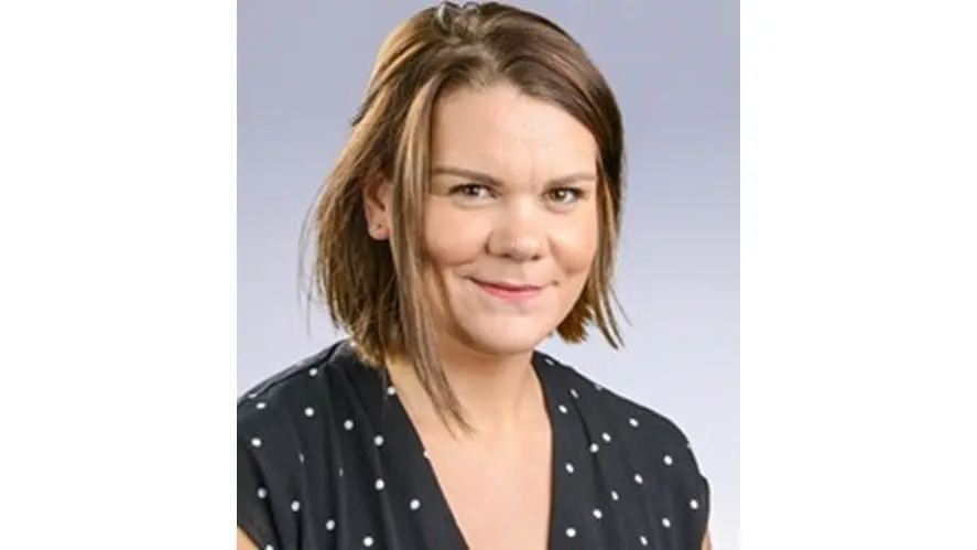 250902croppedw220h240of1FFFFFFnae1005261_millerstephanieheadofart_bis00001