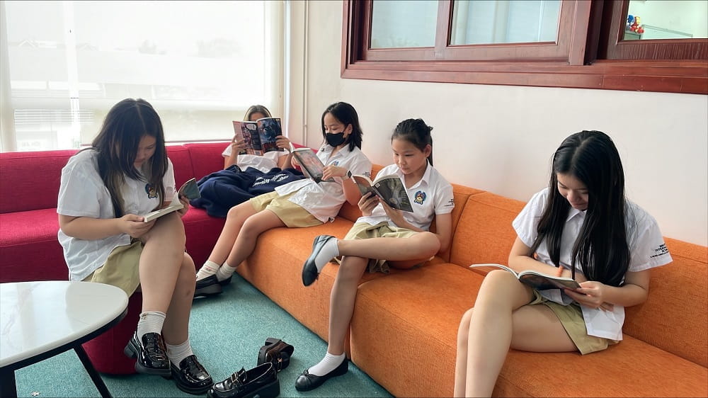 English in Secondary | BIS Hanoi