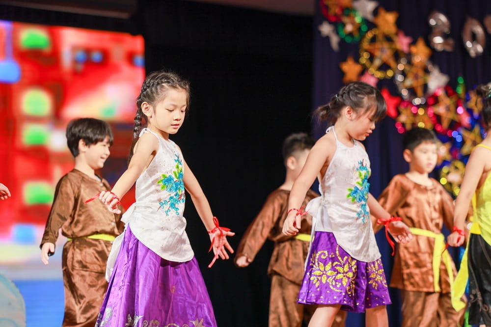 Những màn biểu diễn mừng Tết Trung Thu đầy sôi động của học sinh trường BIS Hà Nội | Trường Quốc tế Anh BIS Hà Nội - Moon Festival Assembly 2023 Celebrated with Spectacular Performances at BIS Hanoi