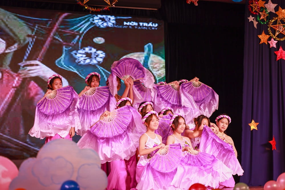 Moon Festival Assembly 2023 Celebrated with Spectacular Performances at BIS Hanoi | British International School Hanoi - Moon Festival Assembly 2023