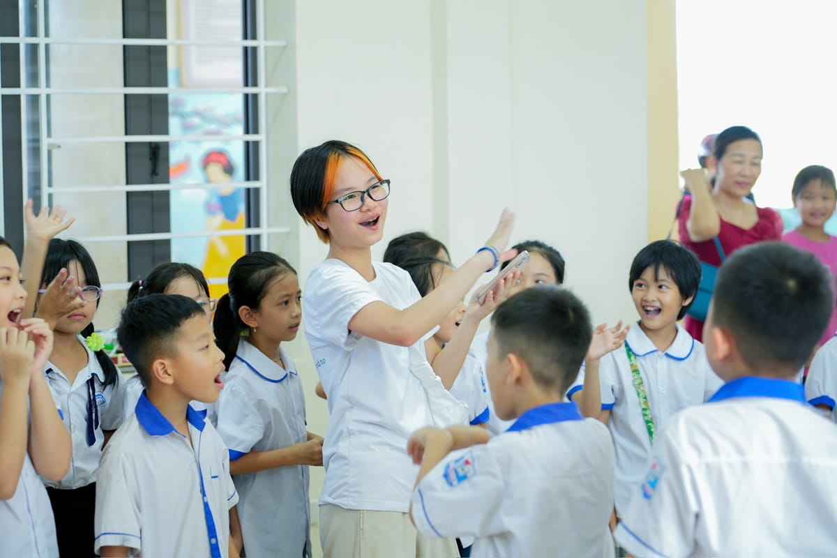 Dự án cộng đồng Chalk Road (Con đường phấn): Học sinh BIS Hà Nội lan tỏa đam mê tri thức đến 1400 em nhỏ vùng núi Việt Nam - Carousel For News Detail 1