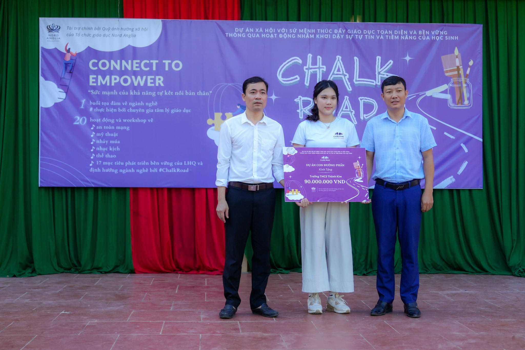 Dự án cộng đồng Chalk Road (Con đường phấn): Học sinh BIS Hà Nội lan tỏa đam mê tri thức đến 1400 em nhỏ vùng núi Việt Nam - Carousel For News Detail 2