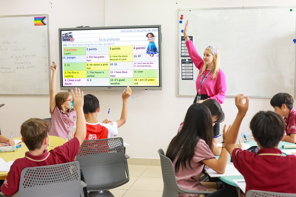 Khám phá ngôn ngữ qua phim ảnh: Tuần học thú vị tại BIS Hà Nội | Trường Quốc tế Anh BIS Hà Nội  - Exploring Languages Through Film A Fun and Educational Week for Our Students