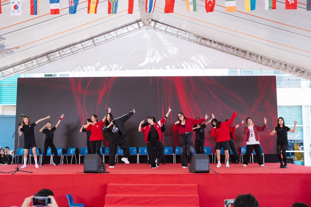 Kết nối văn hóa toàn cầu tại Lễ hội Quốc tế BIS Hà Nội 2024 | Trường Quốc tế Anh Hà Nội - International Festival 2024 image 2