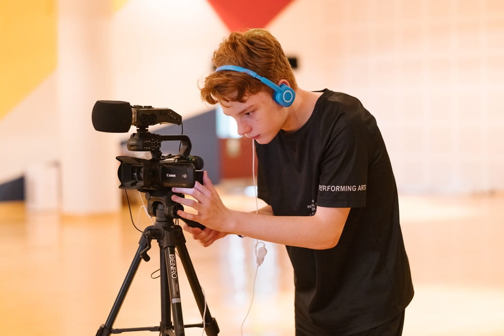 Học sinh BIS Hà Nội trình diễn vở nhạc kịch Broadway nổi tiếng 'Guys and Dolls' | Trường Quốc tế Anh Hà Nội - secondary production 2