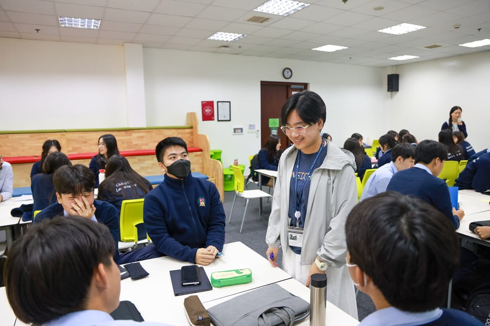 Celebrating a week with our MIT visitors: Anh and Matvey inspire BIS Hanoi | British International School Hanoi - MIT students visit 1