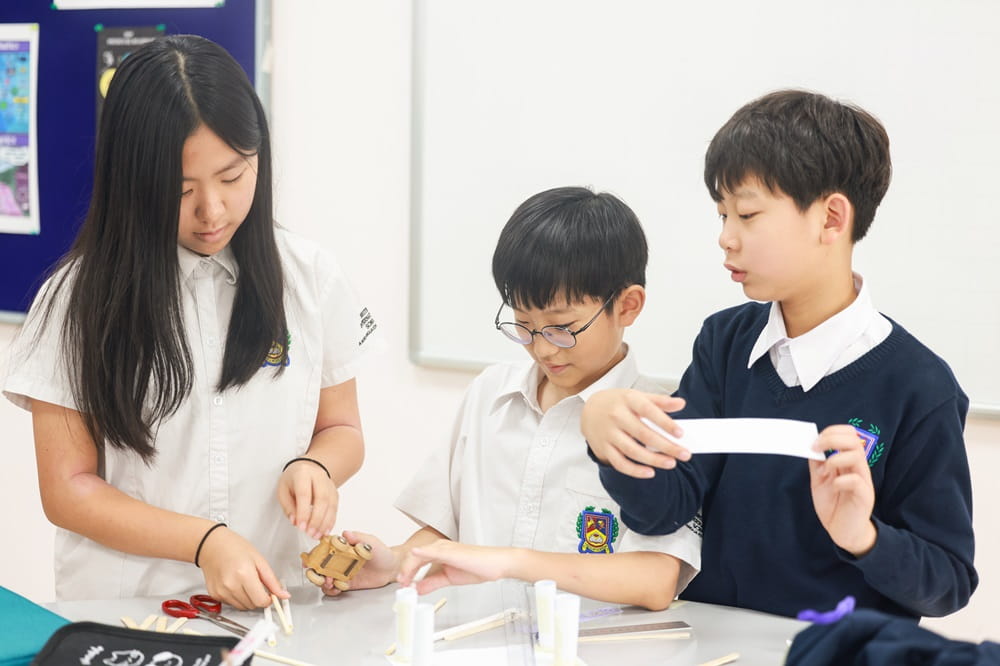 Học sinh khối Trung học rộn ràng tham gia các hoạt động trong Tuần lễ Khoa học 2025 | Trường Quốc tế Anh BIS Hà Nội - Science week 2025 1
