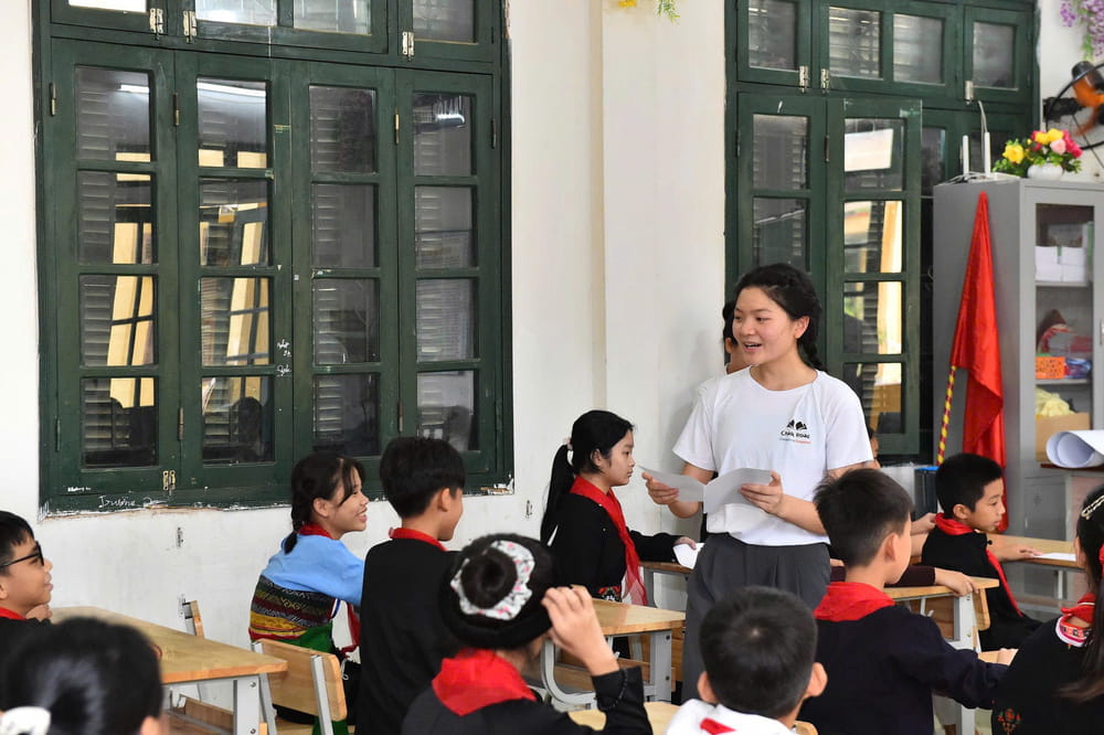 Dự án xã hội Chalk Road do học sinh BIS Hà Nội khởi xướng tiếp tục sứ mệnh trao quyền và truyền cảm hứng cho học sinh tại Tuyên Quang - BIS Hanoi students inspire young learners in Tuyen Quang