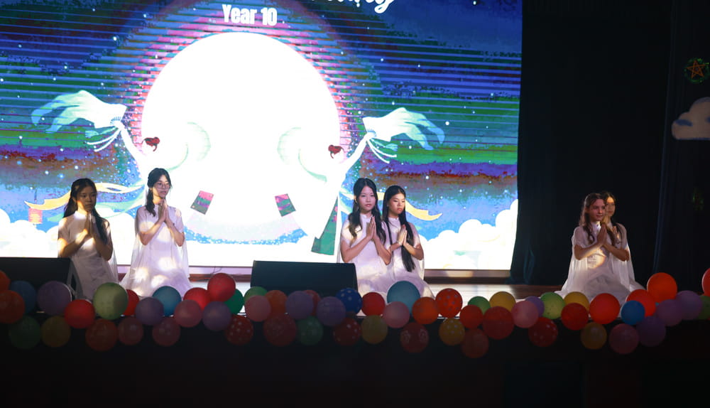 BIS Hà Nội tưng bừng sắc màu truyền thống trong buổi sinh hoạt mừng Trung Thu | Trường Quốc tế Anh Hà Nội - Carousel For News Detail