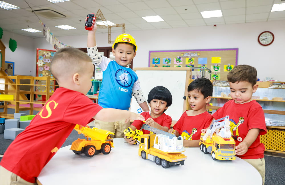 Cách những hoạt động vui chơi có chủ đích nuôi dưỡng sự phát triển của trẻ trong Giai đoạn Mầm non | Trường Quốc tế Anh Hà Nội - How purposeful play nurtures child development in the Early Years at BIS Hanoi