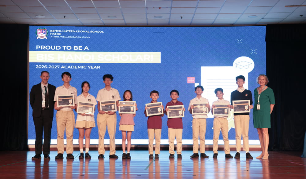 BIS Hà Nội vinh danh các học sinh nhận giải thưởng học bổng năm học 2026-27 | Trường Quốc tế Anh BIS Hà Nội - Scholar evening