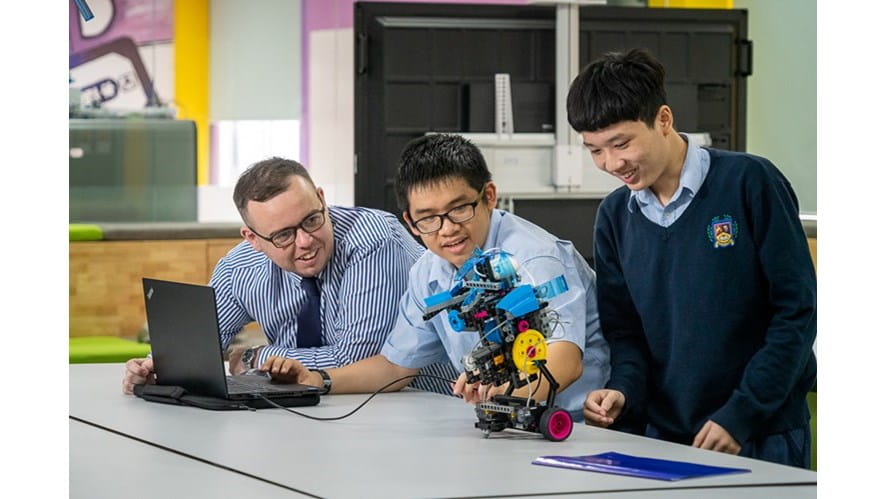 A Teacher’s Perspective on the Importance of Implementing STEAM in the Classroom-a-teachers-perspective-on-the-importance-of-implementing-steam-in-the-classroom-20191114  032  DSC04789  BIS HANOI  Student Filming  BTS  Maker Space