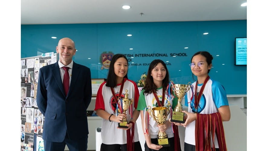 2021 03 26 0002 AWARD Debate team DSC05386