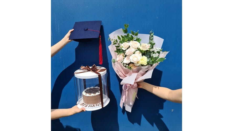 Celebrating the Graduation of our Year 13 students | BIS Hanoi-celebrating-the-graduation-of-our-year-13-students-2021 05 28 graduation delivery 1