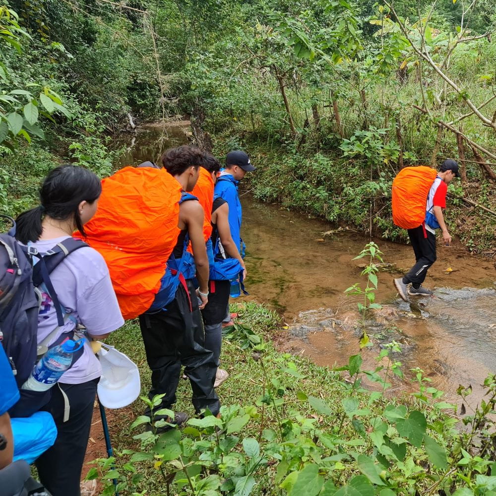 Outstanding Experiences | British International School Hanoi - 07 - Feature Cards Pattern - Expeditions