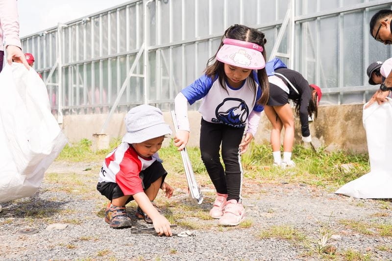 BIS HCMC community clean up Thao Dien - BIS HCMC community clean up Thao Dien