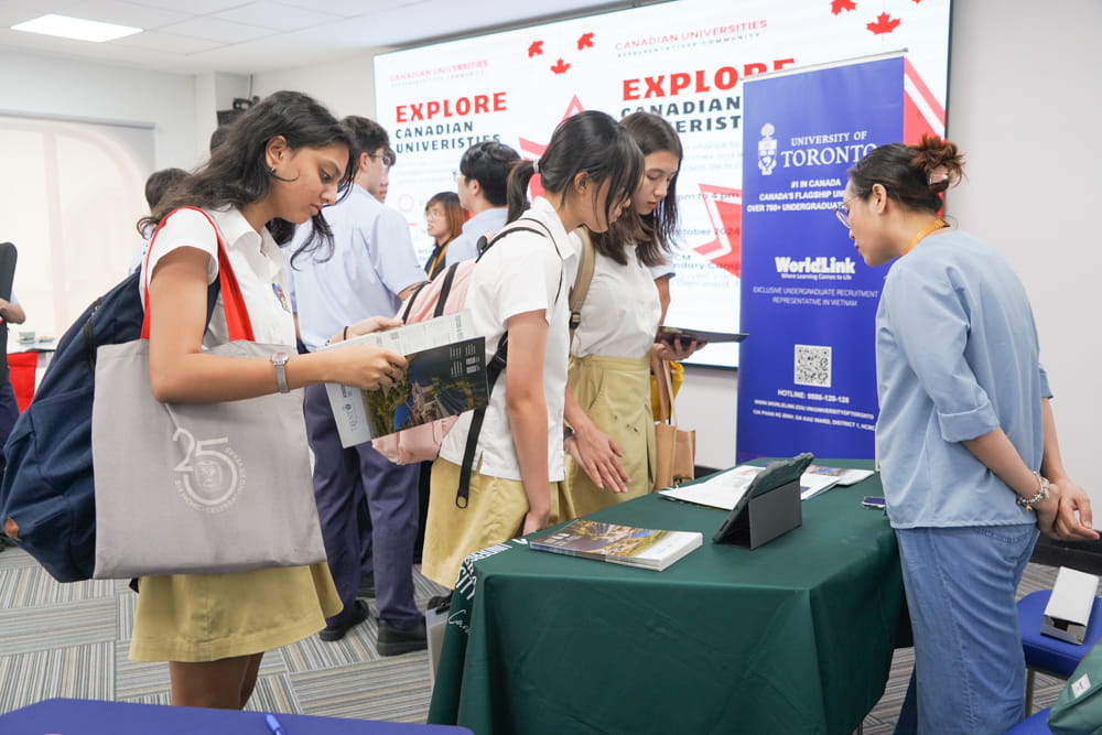 BIS HCMC Graduates of 2024 are now joining top universities around the world - Carousel For CUG