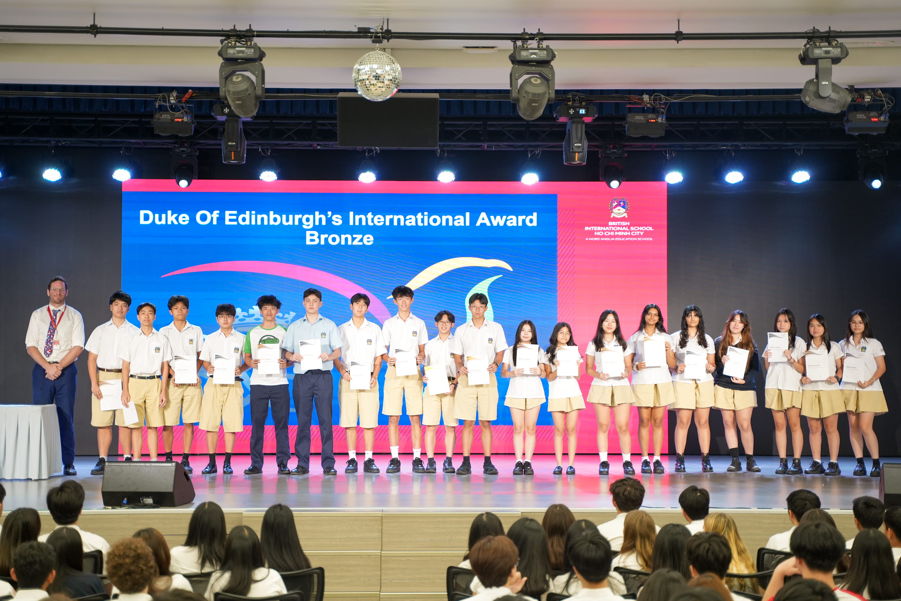 The Duke of Edinburghs International Award at BIS HCMC - From Mountain Trails to Lifelong Skills - The Duke of Edinburghs International Award at BIS HCMC - From Mountain Trails to Lifelong Skills