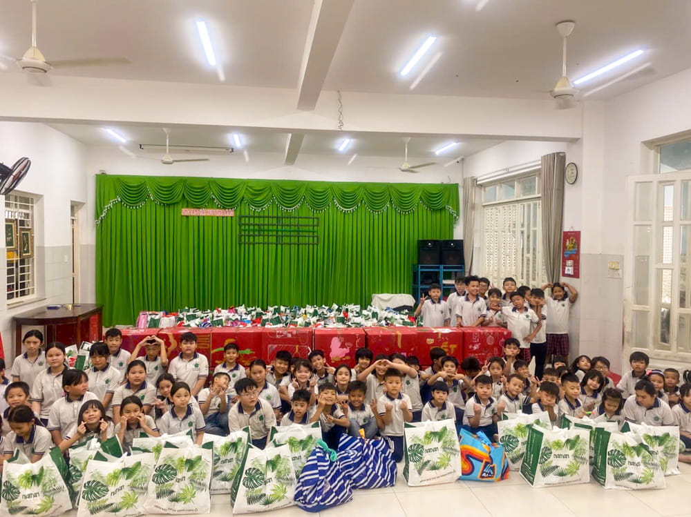 Sharing Warmth and Kindness: BIS Tết Gift Box Collection 2025 - TET Gift Collection