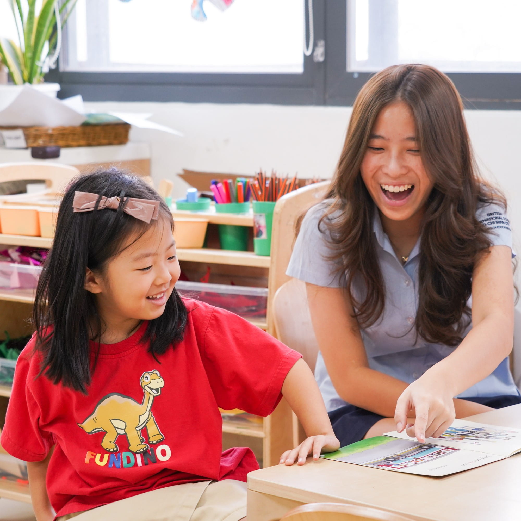 IB Diploma Programme Open Evening | Ages 16-18 | BIS HCMC - Feature Cards Pattern 2