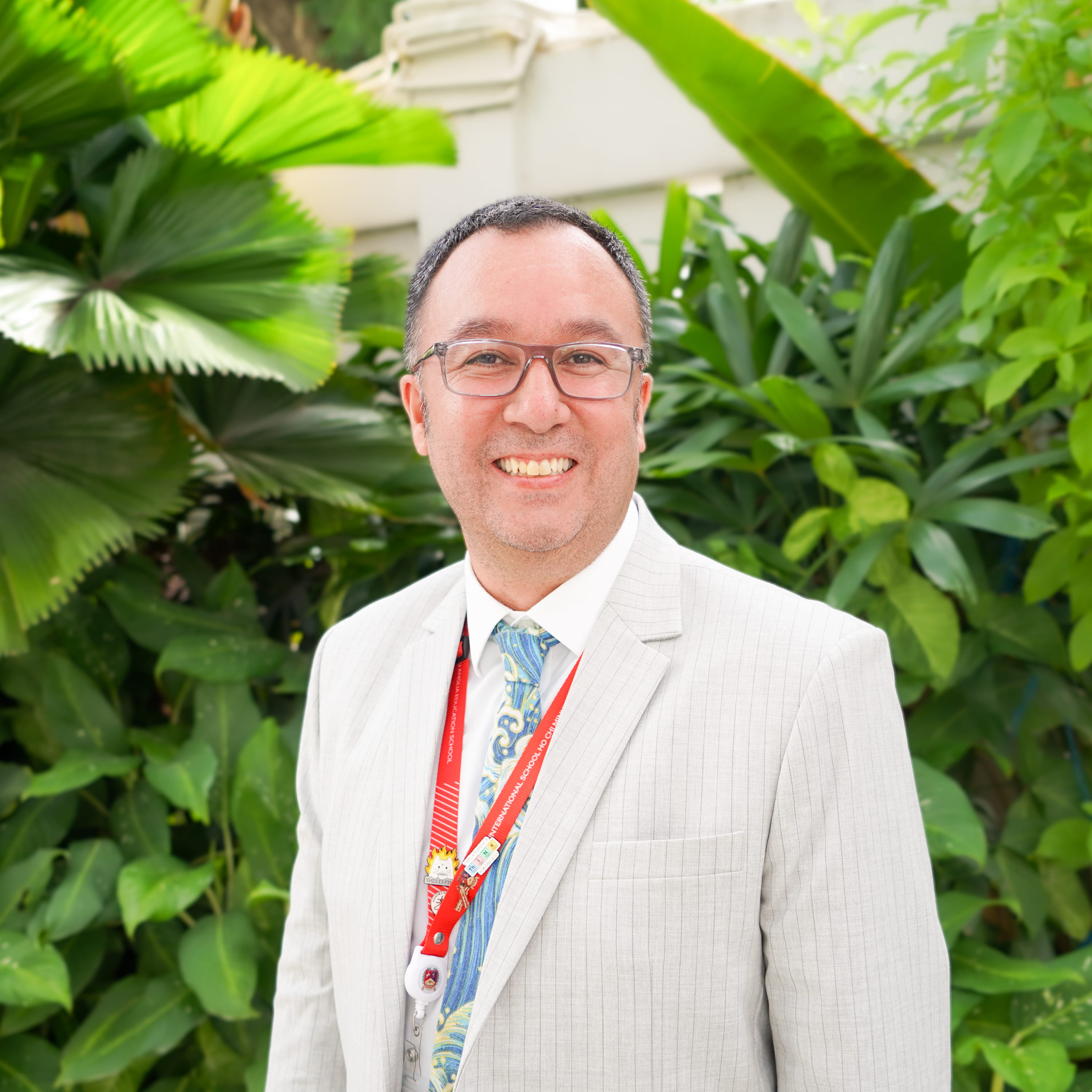 How We Teach | BIS HCMC - Feature Cards Tabs