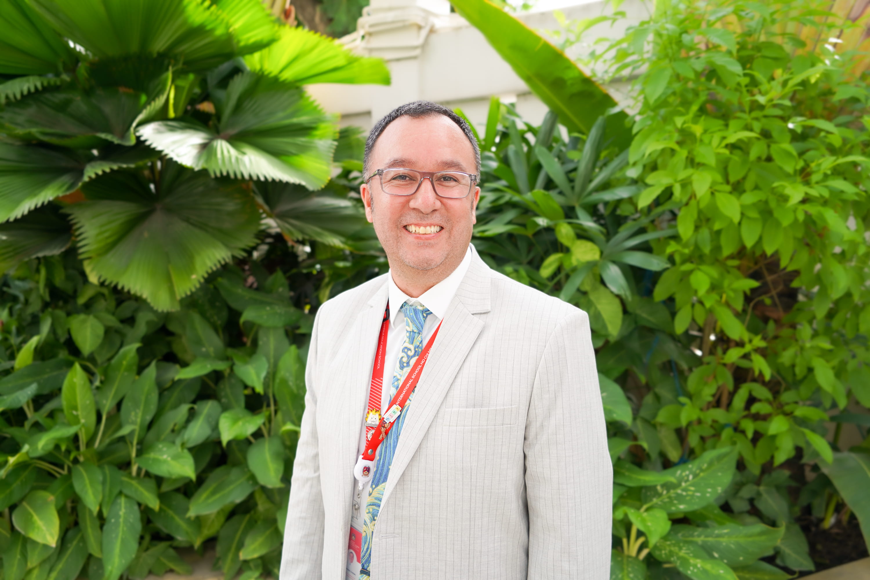 How We Teach | BIS HCMC - Feature Cards Tabs